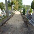  Na cmentarzu przy Gertrudzie remontują alejki