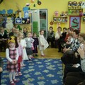 Przedszkolaki zaprosiły babcie i dziadków na jasełka 