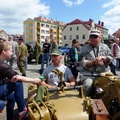 Kawalkada historycznych pojazdów wojskowych promowała darłowski zlot